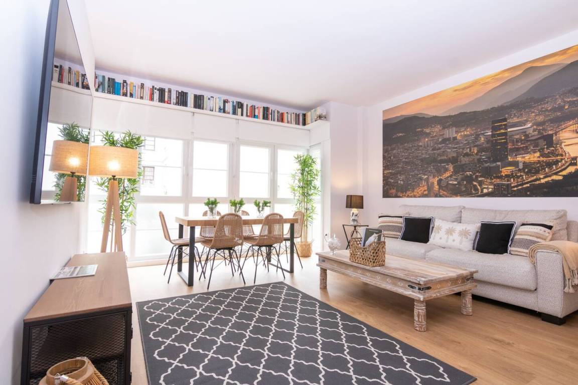 80 M² Apartment ∙ 3 Bedrooms ∙ 4 Guests - Bilbao