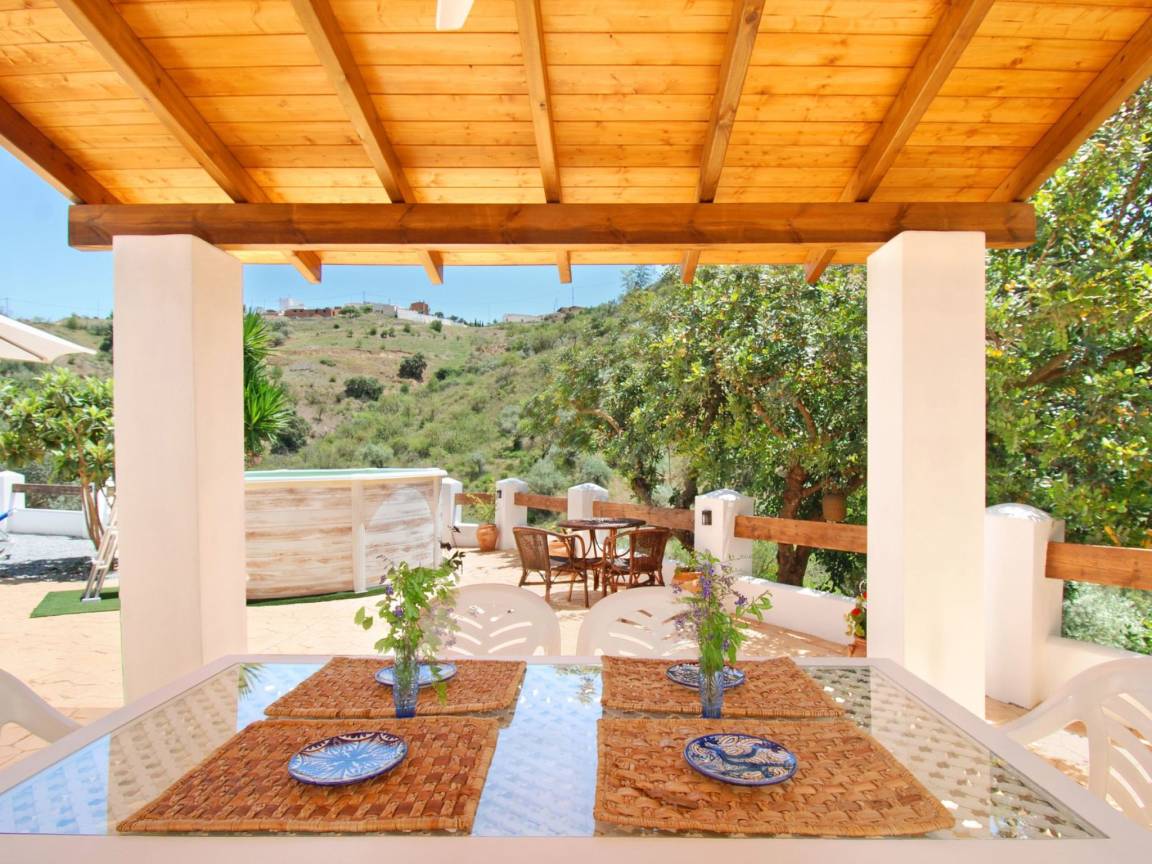 124 M² Huis ∙ 3 Slaapkamers ∙ 6 Gasten - Comares