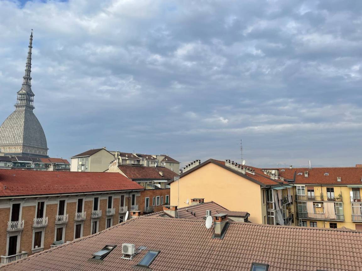 80 M² Apartment ∙ 2 Bedrooms ∙ 4 Guests - Turin
