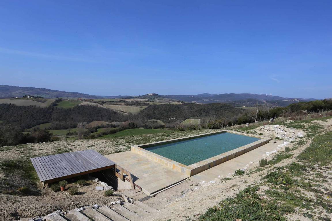 Casa a Montecatini Val Di Cecina con giardino e piscina