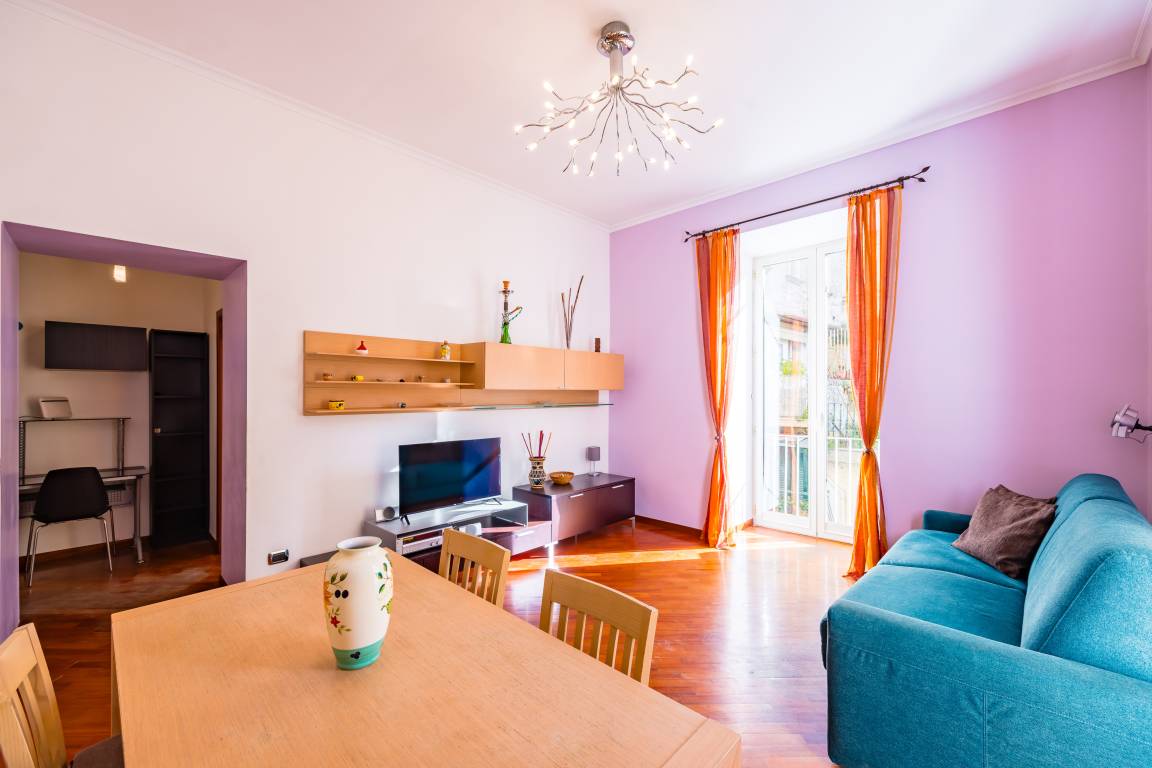 99 M² Ferienwohnung ∙ 2 Schlafzimmer ∙ 6 Gäste - Neapel