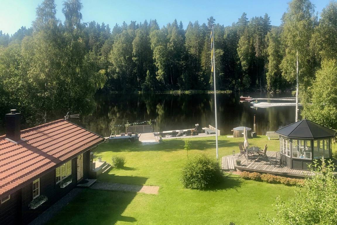 65 M² Hus ∙ 2 Sovrum ∙ 6 Gäster - Insjön