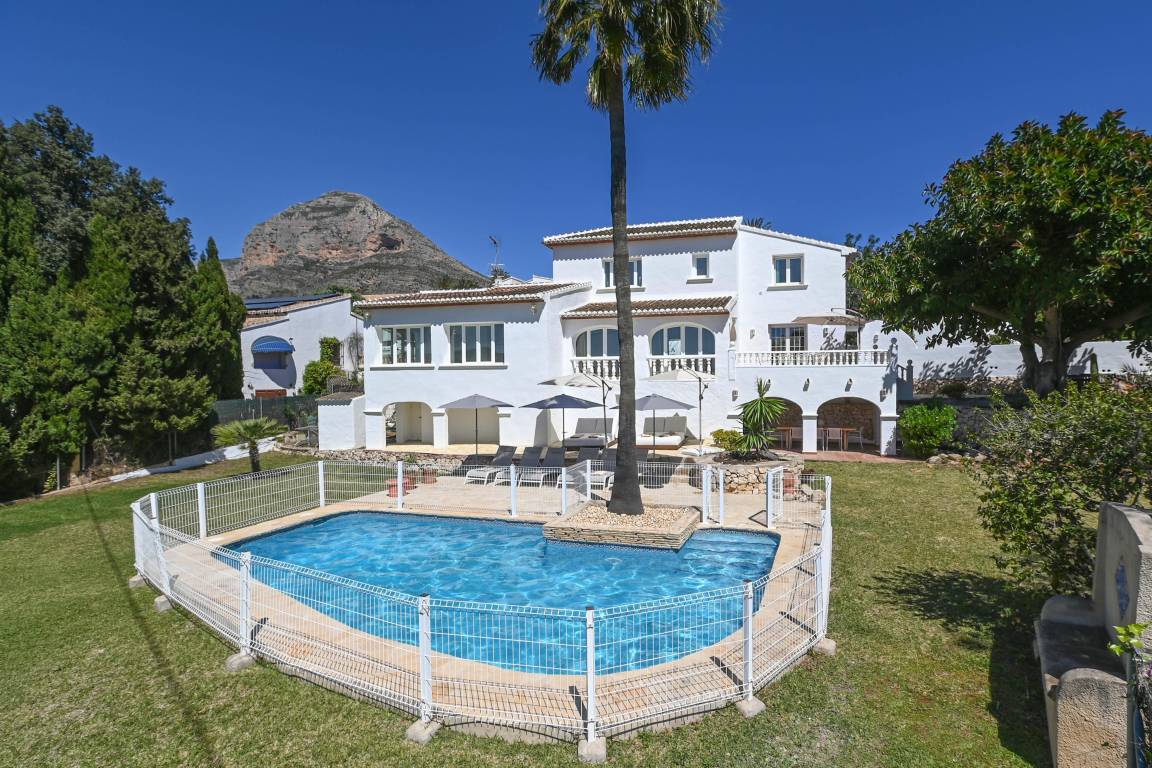 250 M² Huis ∙ 4 Slaapkamers ∙ 8 Gasten - Jávea