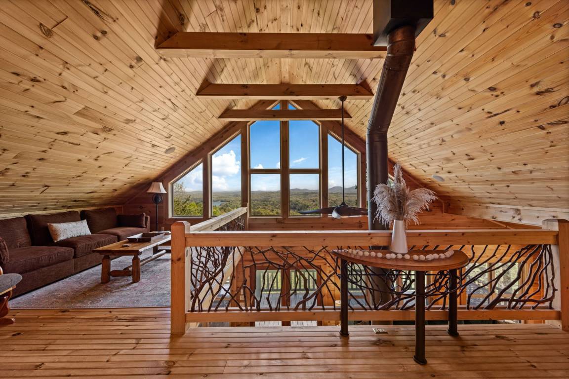 Cabin ∙ 4 Bedrooms ∙ 10 Guests - Blue Ridge, GA