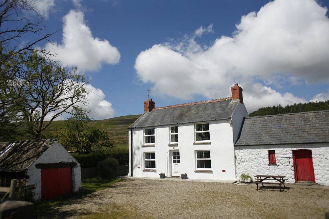 141 M² Cottage ∙ 2 Bedrooms ∙ 4 Guests - Carmarthenshire