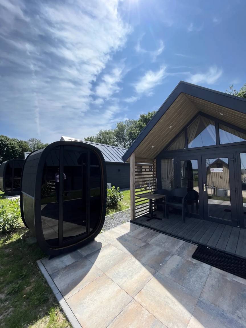 Caravan ∙ 1 Slaapkamer ∙ 4 Gasten - Maastricht