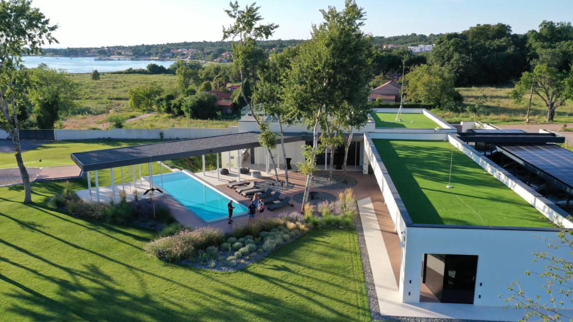 725 M² Villa ∙ 4 Slaapkamers ∙ 8 Gasten - Novigrad