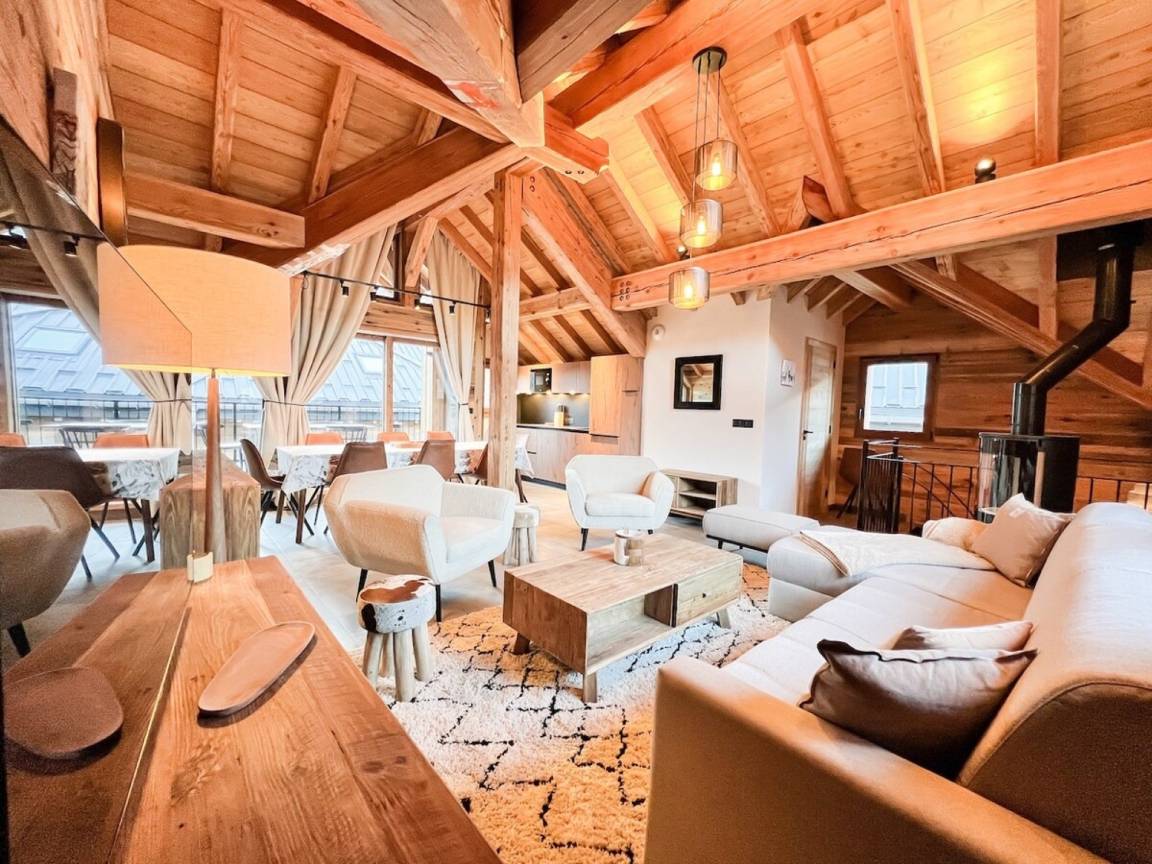 105 M² Chalet ∙ 4 Bedrooms ∙ 10 Guests - Valloire