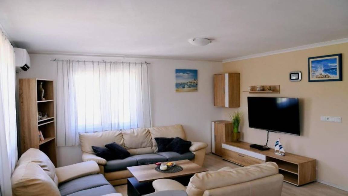 160 M² Maison De Vacances ∙ 4 Chambres ∙ 8 Personnes - Njivice