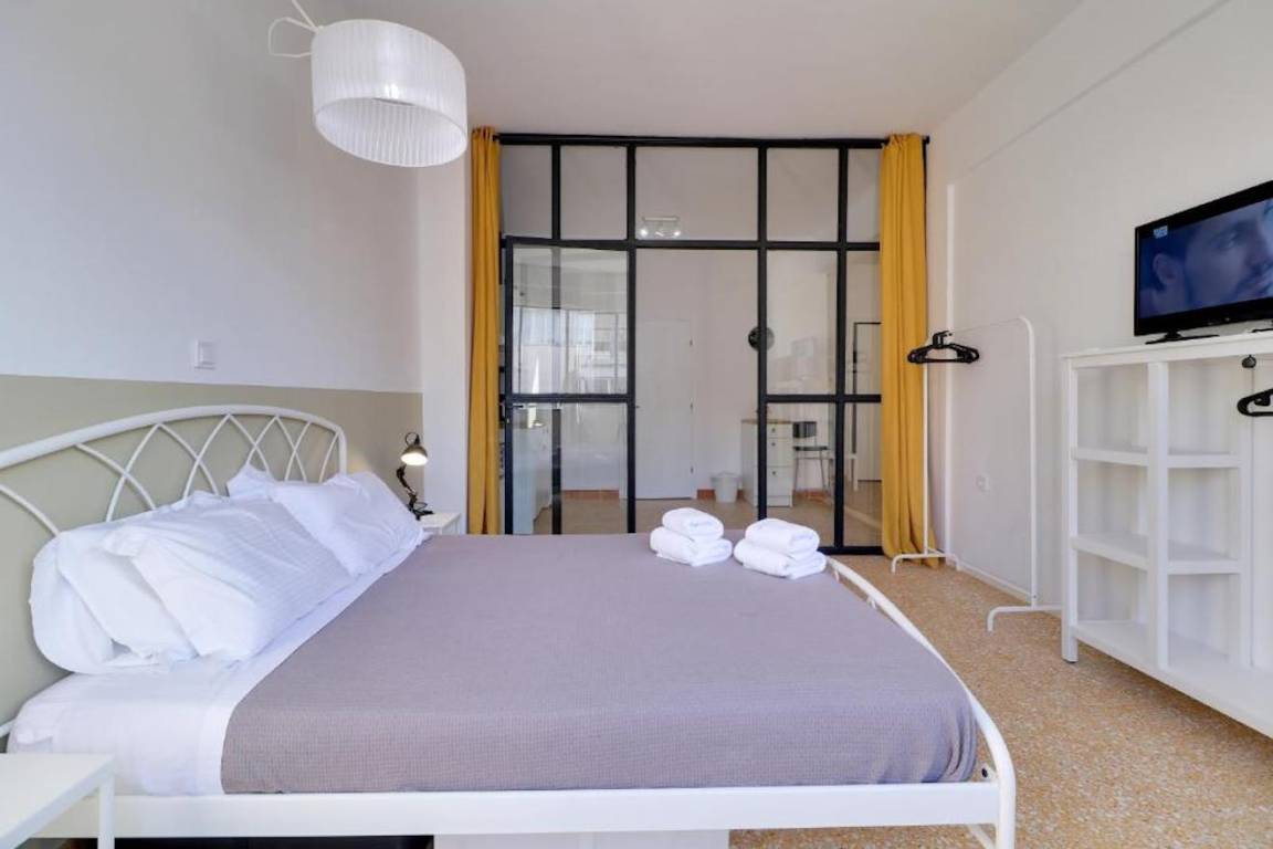 70 M² Apartment ∙ 1 Bedroom ∙ 5 Guests - Athens