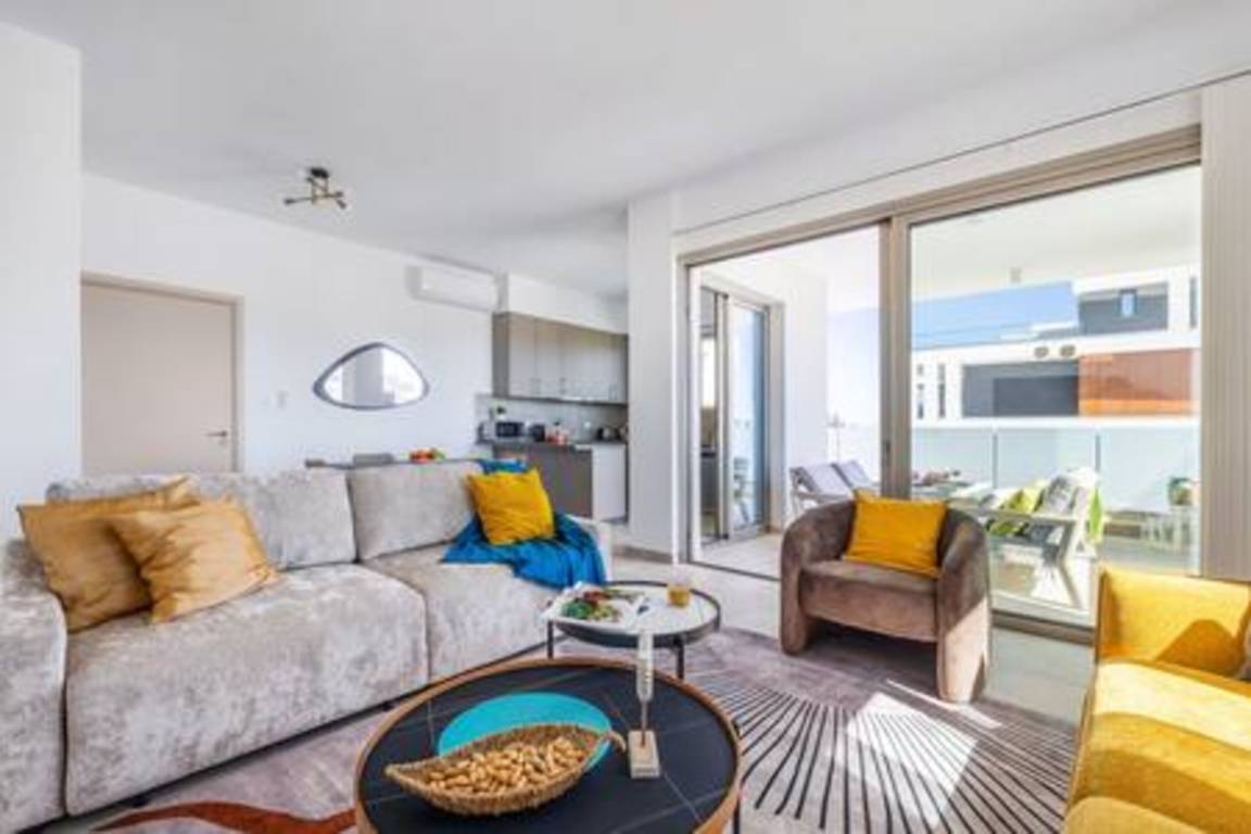 85 M² Apartamento ∙ 2 Habitaciones ∙ 6 Huéspedes - Limasol