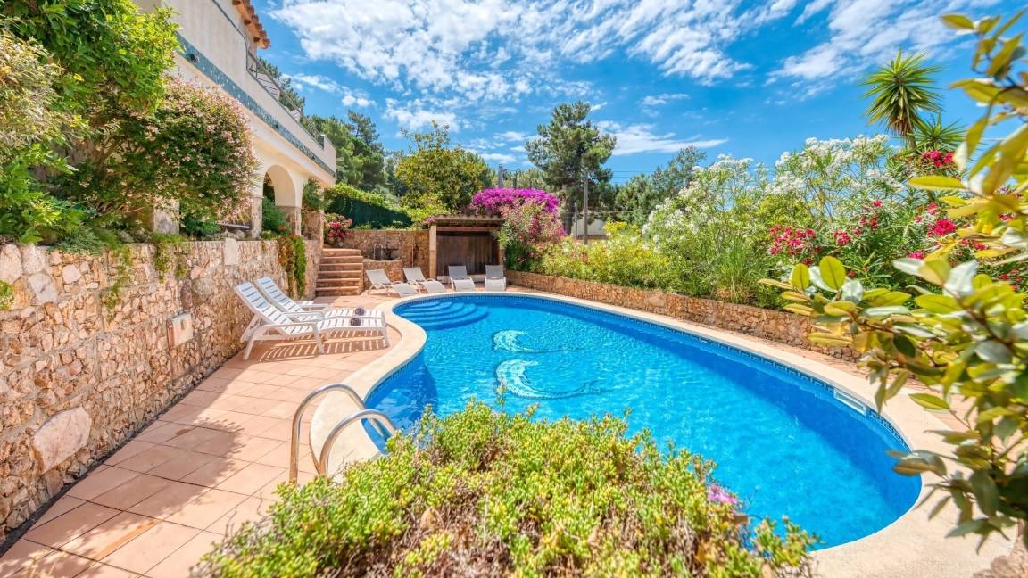 150 M² Villa ∙ 3 Bedrooms ∙ 8 Guests - Tossa de Mar
