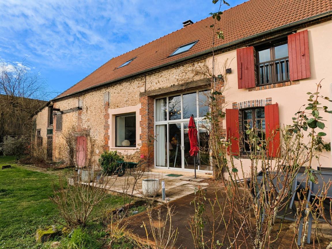 220 M² Cottage ∙ 4 Chambres ∙ 14 Personnes - Yonne