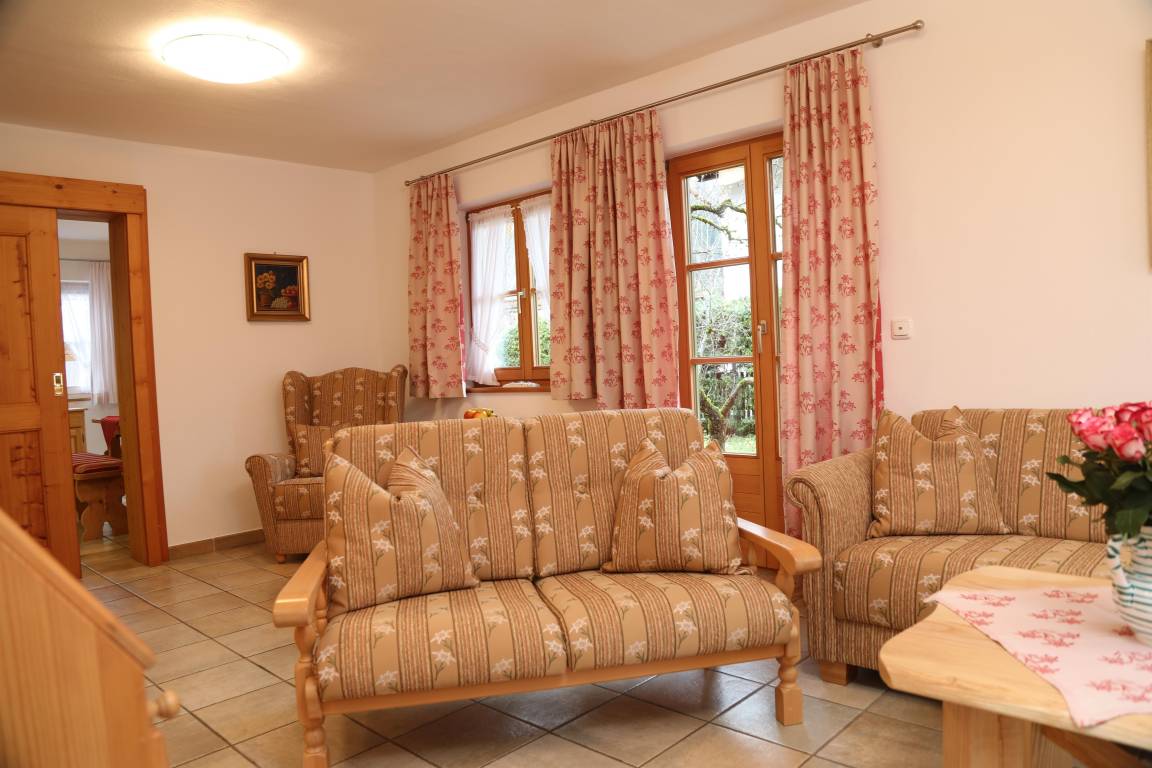 100 M² Appartement ∙ 2 Slaapkamers ∙ 4 Gasten - Mittenwald