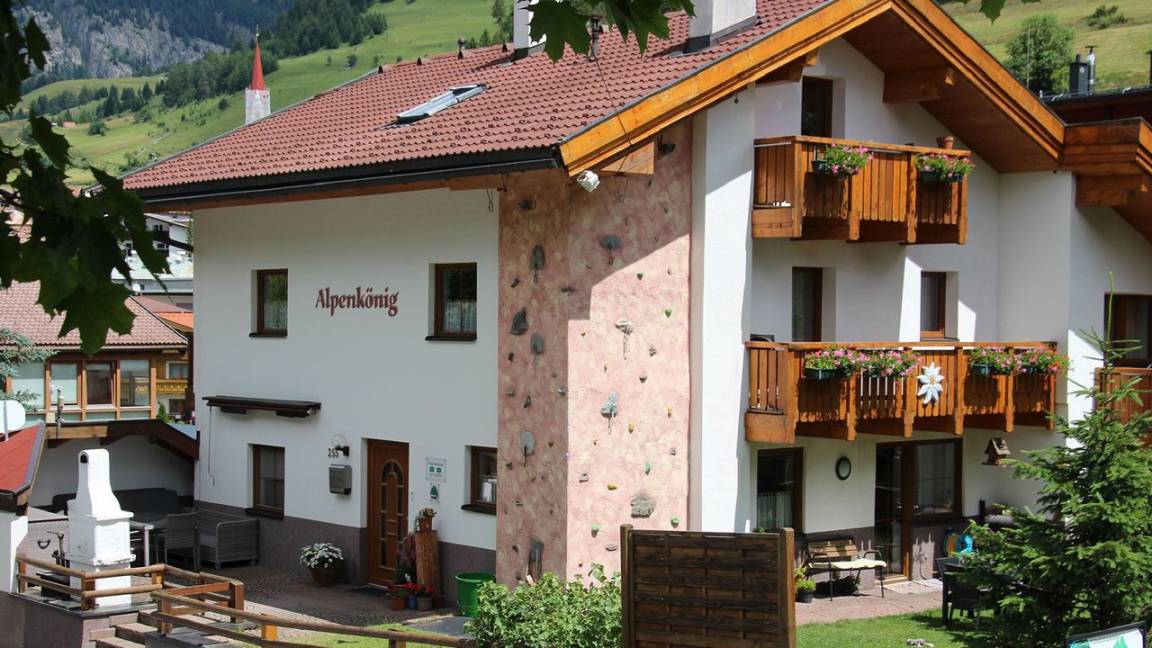 180 M² Ferienhaus ∙ 5 Schlafzimmer ∙ 13 Gäste - Pfunds