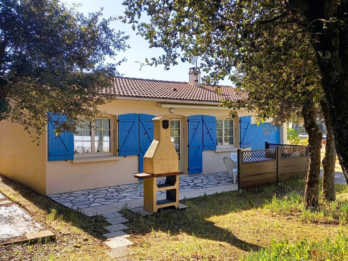 55 M² House ∙ 2 Bedrooms ∙ 4 Guests - Angles