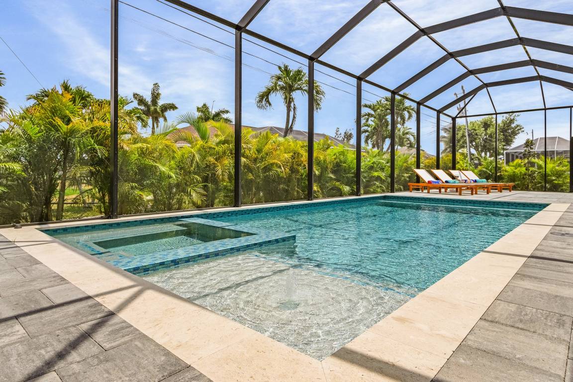 214 M² House ∙ 4 Bedrooms ∙ 10 Guests - Cape Coral, FL