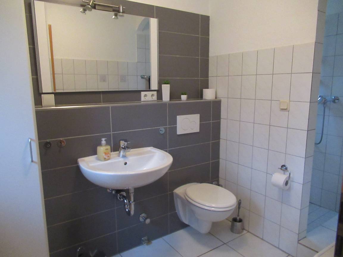 60 m² Ferienhaus ∙ 2 Schlafzimmer ∙ 2 Gäste – Bild 3