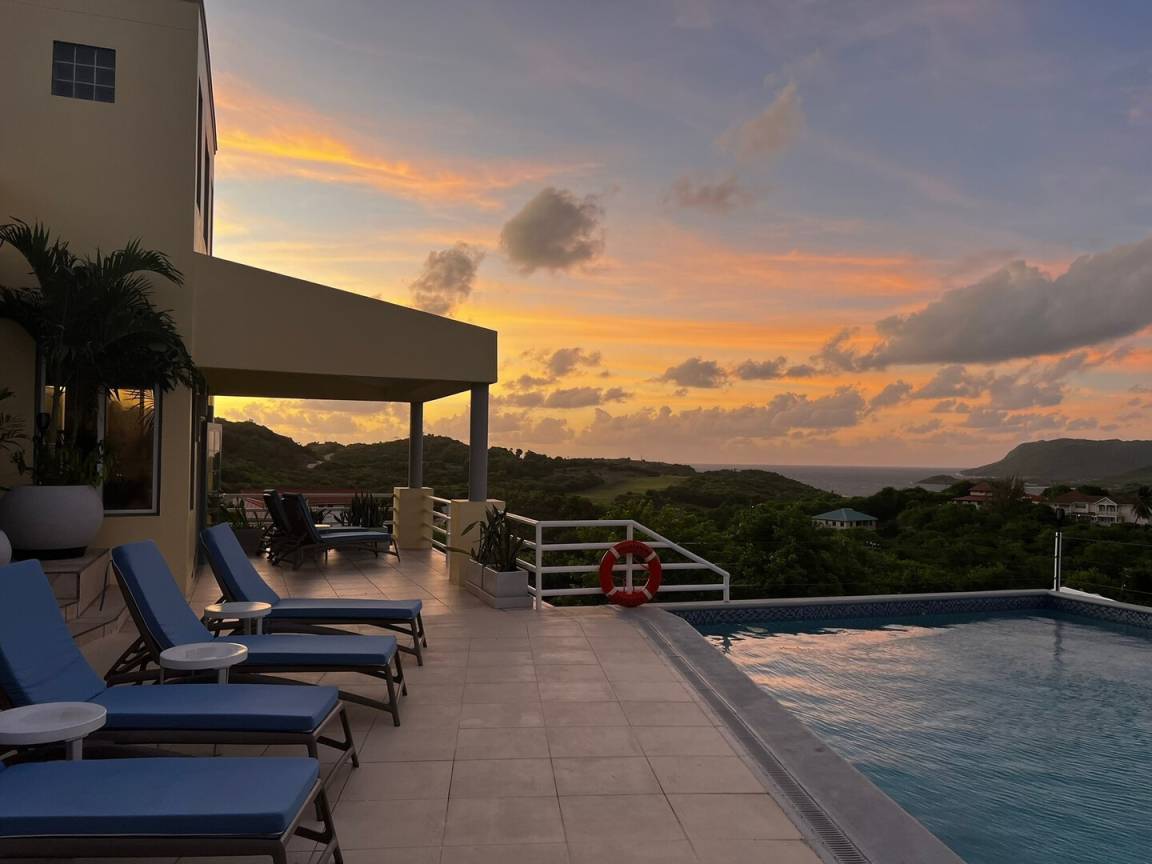 70 M² Villa ∙ 4 Bedrooms ∙ 9 Guests - Saint Lucia