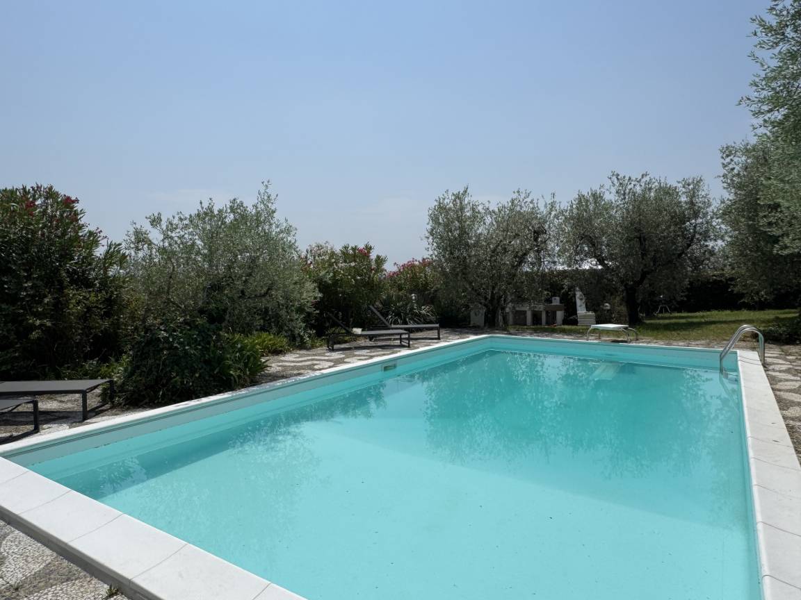 300 M² Villa ∙ 3 Bedrooms ∙ 6 Guests - Lake Garda