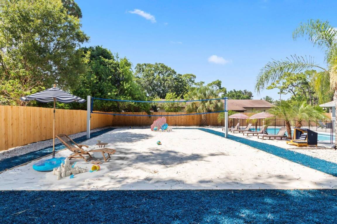 House ∙ 4 Bedrooms ∙ 10 Guests - Largo, FL