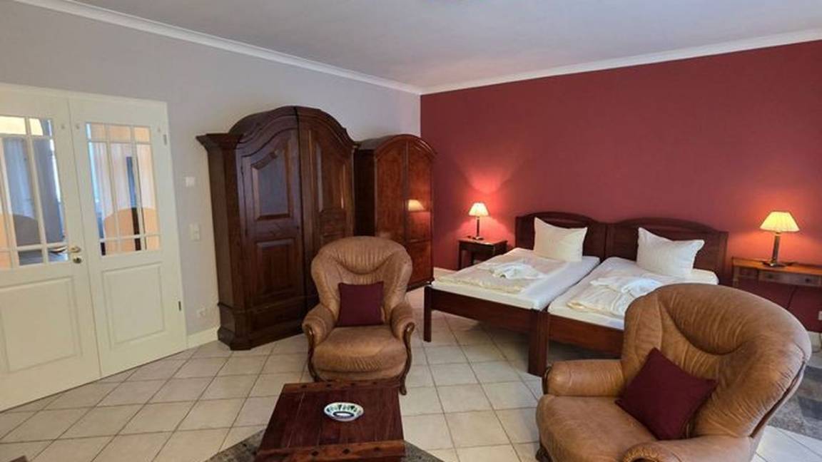 79 M² Ferienwohnung ∙ 2 Gäste - Waren (Müritz)