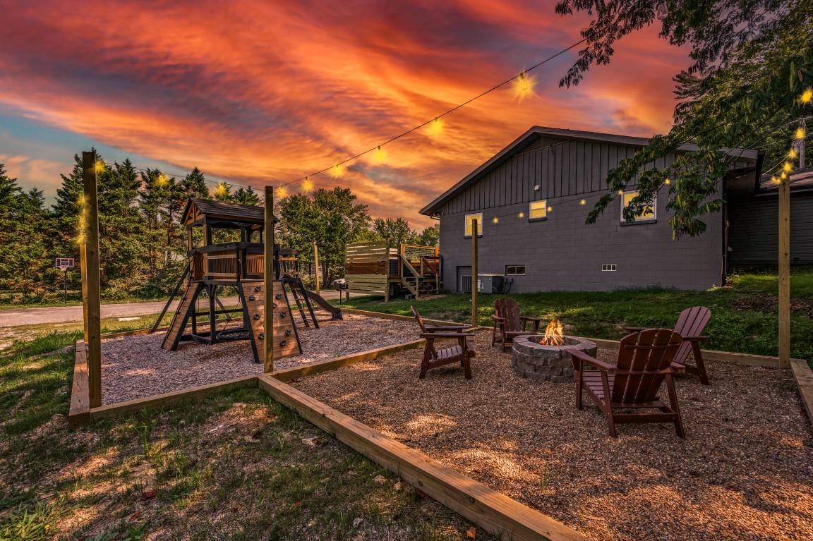 167 M² Cabin ∙ 3 Bedrooms ∙ 7 Guests - Pigeon Forge