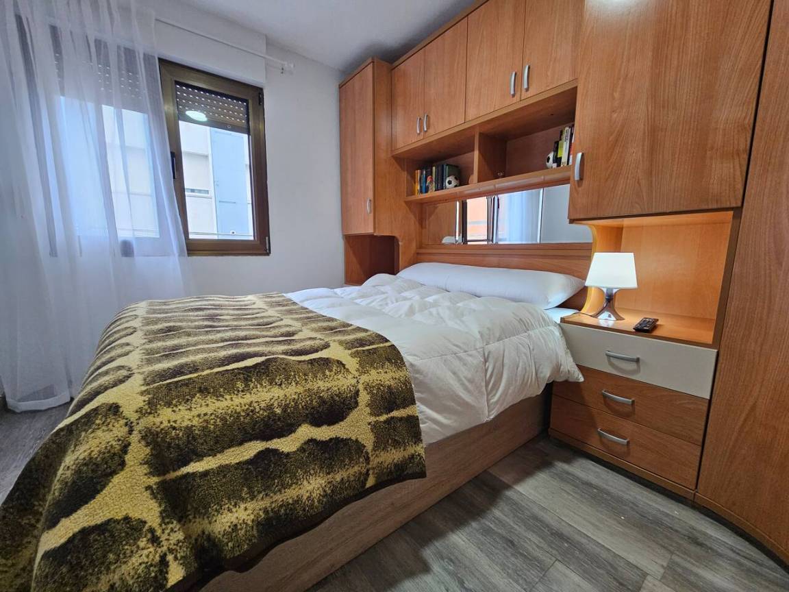 80 M² Apartamento ∙ 3 Habitaciones ∙ 6 Huéspedes - Gijón