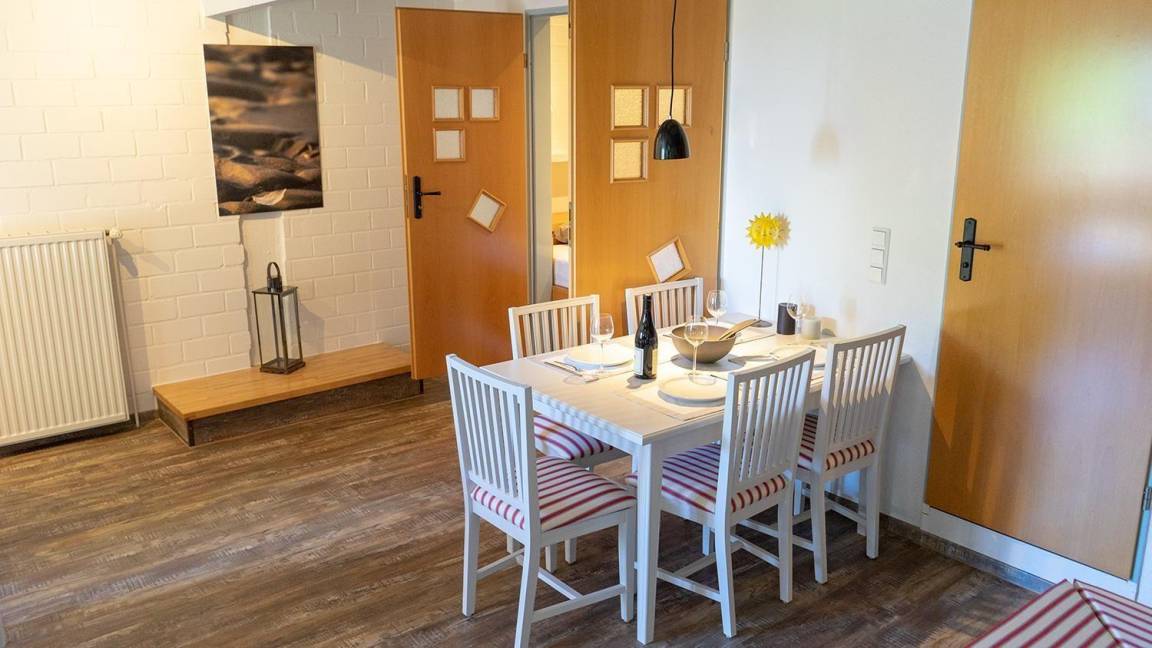 88 M² Ferienwohnung ∙ 3 Schlafzimmer ∙ 5 Gäste - Norden
