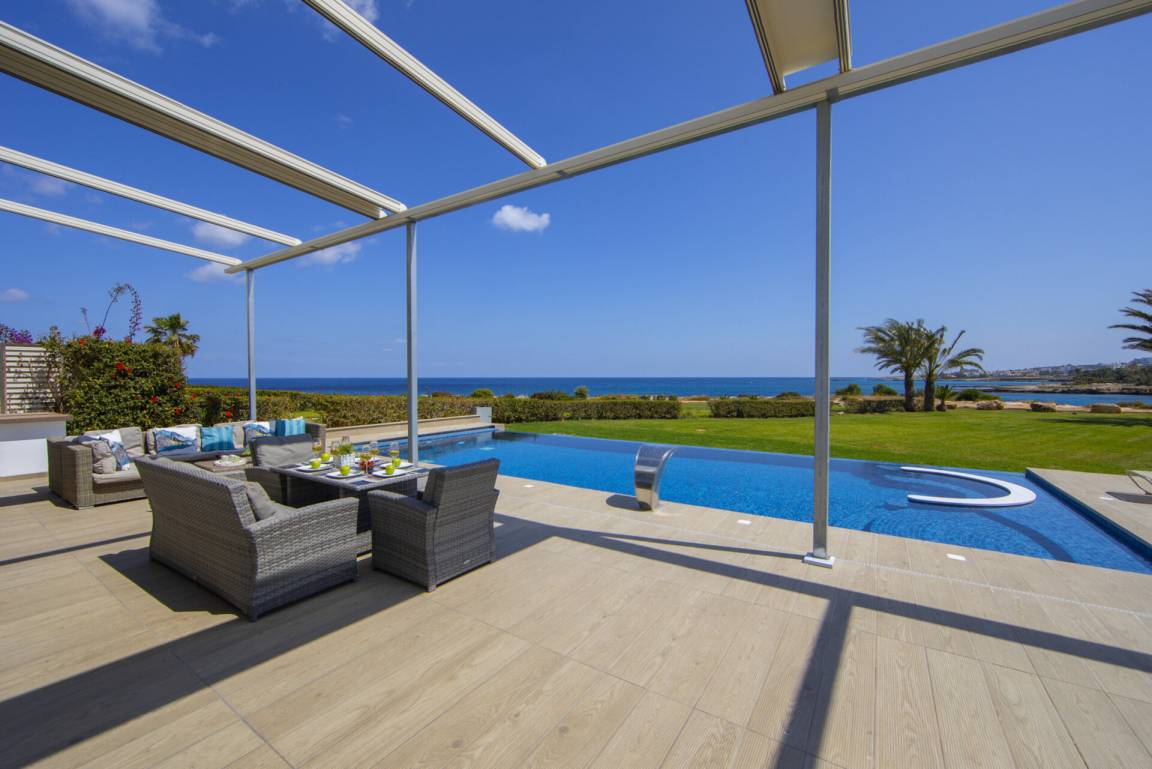 320 M² Villa ∙ 6 Schlafzimmer ∙ 12 Gäste - Protaras