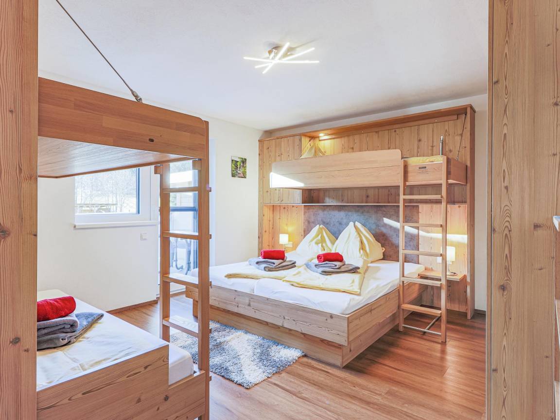 125 m² Ferienwohnung ∙ 3 Schlafzimmer ∙ 17 Gäste – Bild 2