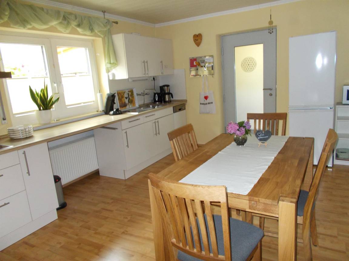65 M² Ferienwohnung ∙ 1 Schlafzimmer ∙ 2 Gäste - Neumagen-Dhron