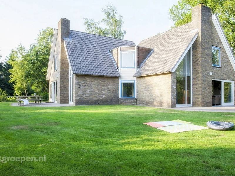 Huis ∙ 7 Slaapkamers ∙ 16 Gasten - Assen