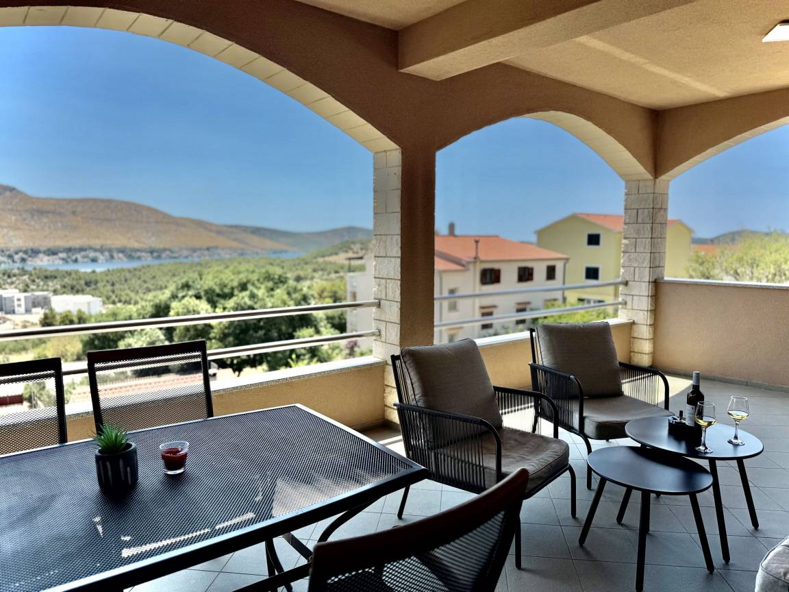 55 M² Ferienwohnung ∙ 2 Schlafzimmer ∙ 5 Gäste - Primošten