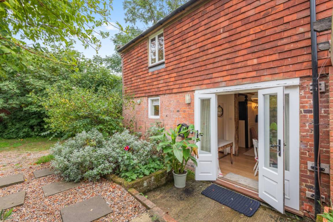 Cottage ∙ 2 Bedrooms ∙ 3 Guests - Kent