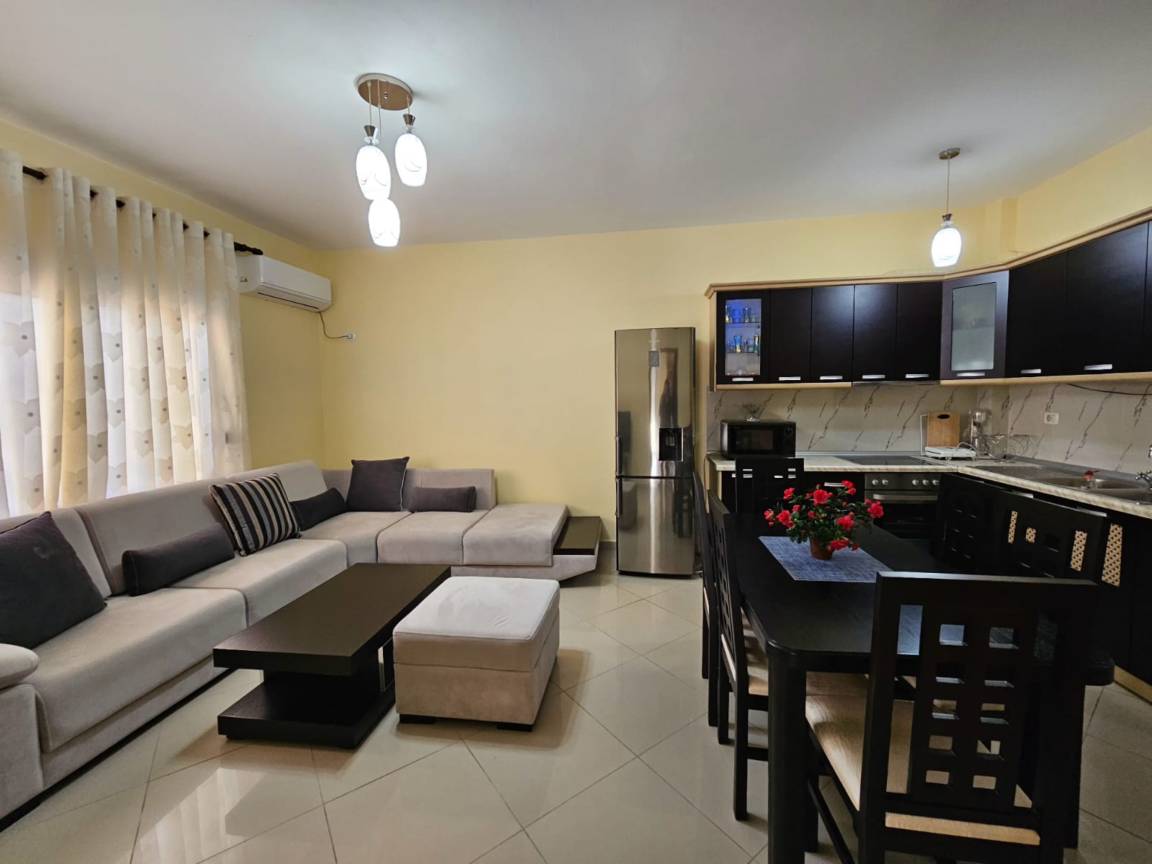 95 M² Ferienwohnung ∙ 2 Schlafzimmer ∙ 6 Gäste - Saranda