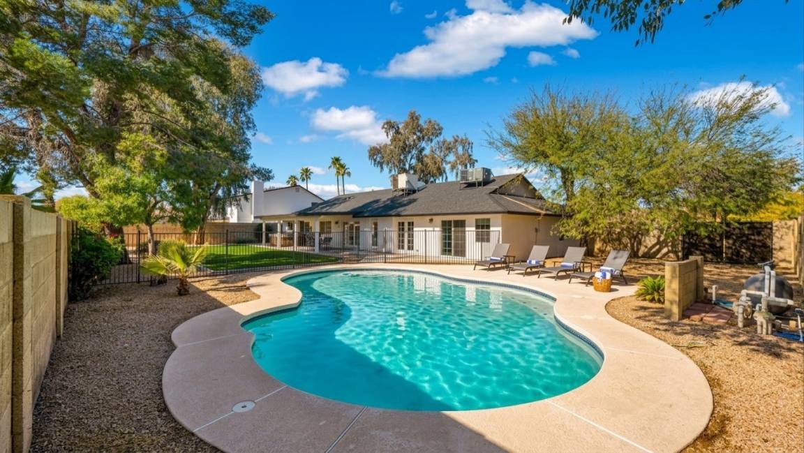 279 M² House ∙ 5 Bedrooms ∙ 12 Guests - Phoenix, AZ