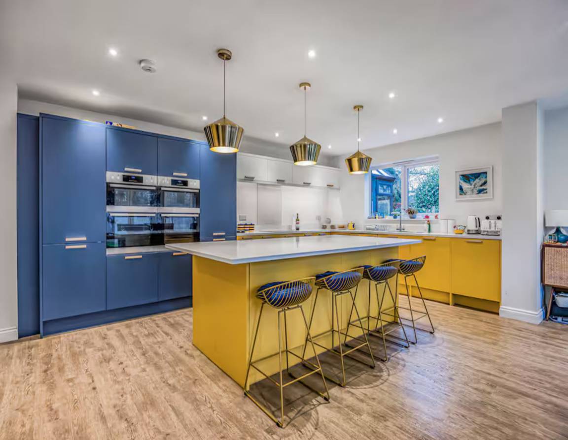 186 M² House ∙ 5 Bedrooms ∙ 9 Guests - Chichester