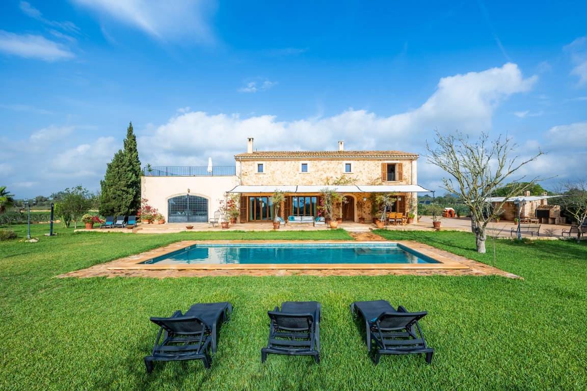 270 M² Vivenda ∙ 4 Quartos ∙ 6 Hóspedes - Campos