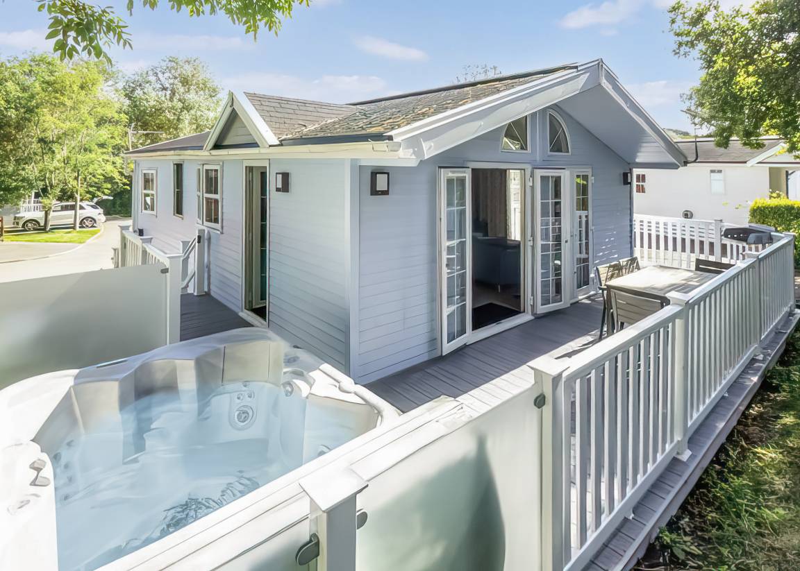 Chalet ∙ 2 Bedrooms ∙ 4 Guests - Hampshire