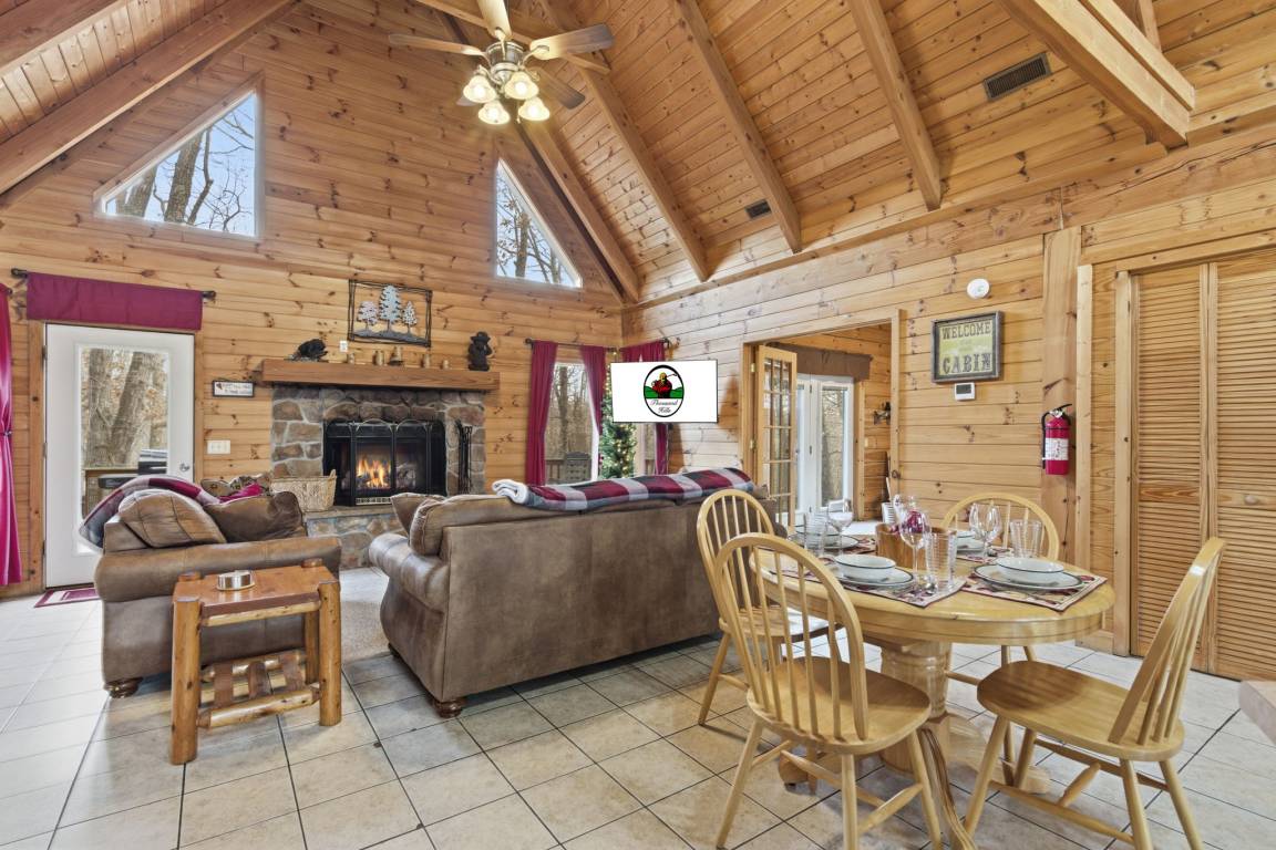 Cabin ∙ 2 Bedrooms ∙ 6 Guests - Missouri
