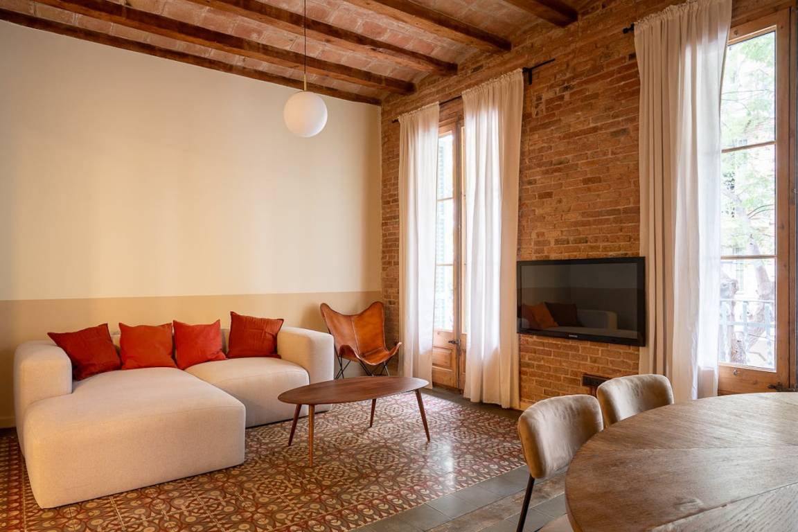 85 M² Apartamento ∙ 3 Habitaciones ∙ 4 Huéspedes - Barcelona