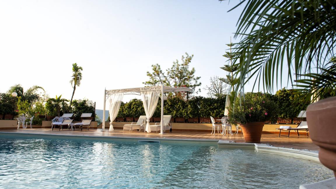 800 M² Villa ∙ 6 Slaapkamers ∙ 16 Gasten - Partinico