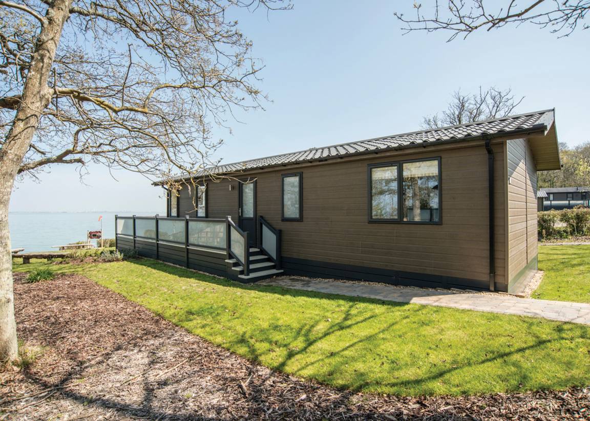 Chalet ∙ 2 Bedrooms ∙ 4 Guests - Portsmouth