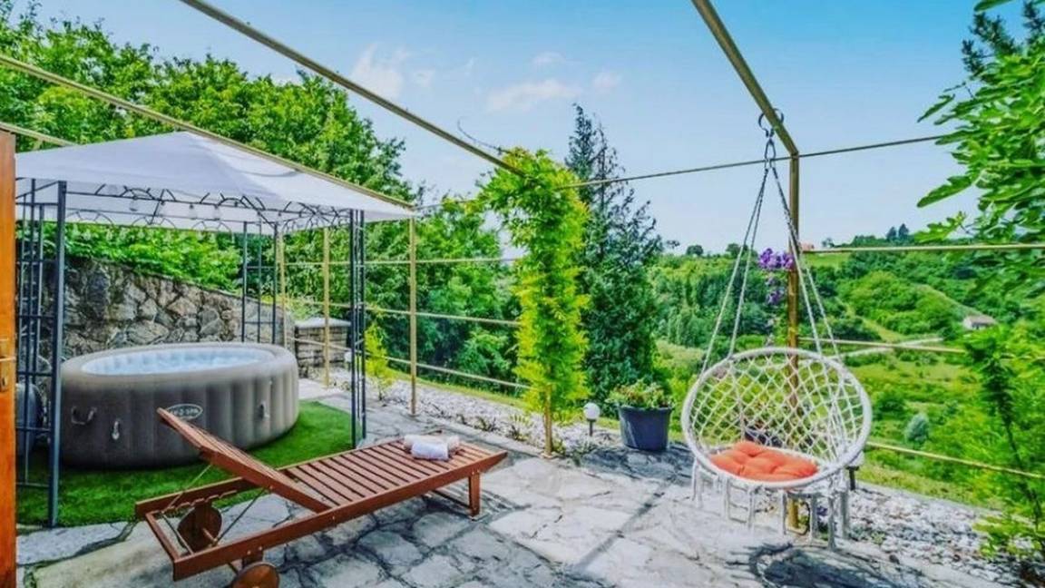 81 M² House ∙ 2 Bedrooms ∙ 8 Guests - Hırvatistan