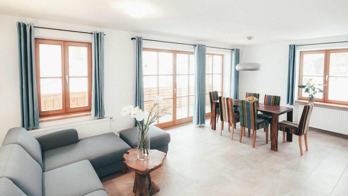 90 M² Ferienwohnung ∙ 2 Schlafzimmer ∙ 5 Gäste - Schwangau