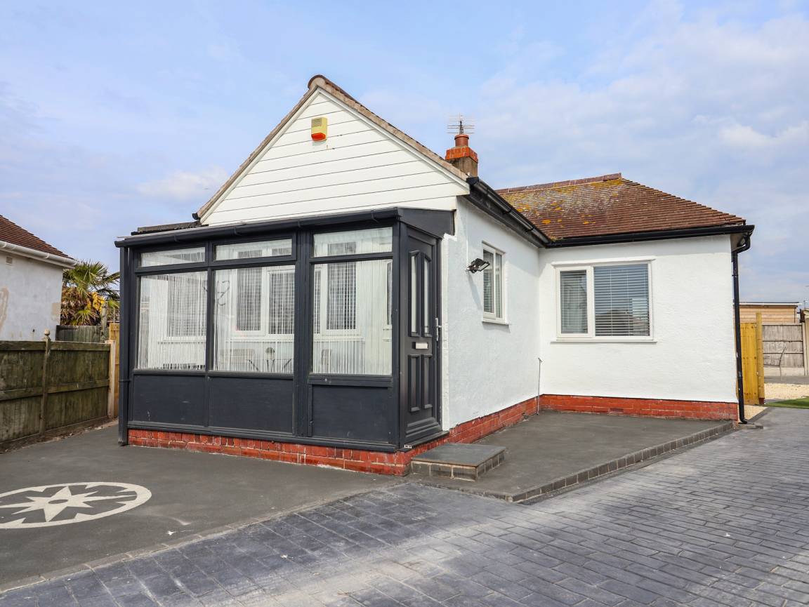 Cottage ∙ 3 Bedrooms ∙ 5 Guests - Towyn
