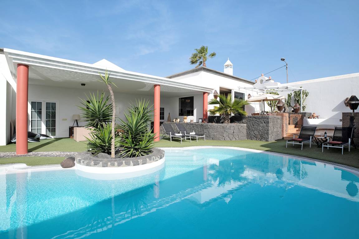 250 M² Ferienhaus ∙ 4 Schlafzimmer ∙ 8 Gäste - Lanzarote