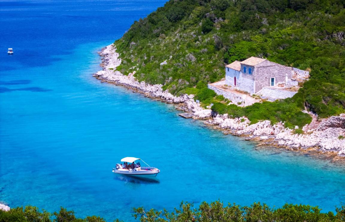 Villa ∙ 4 Bedrooms ∙ 8 Guests - Paxi