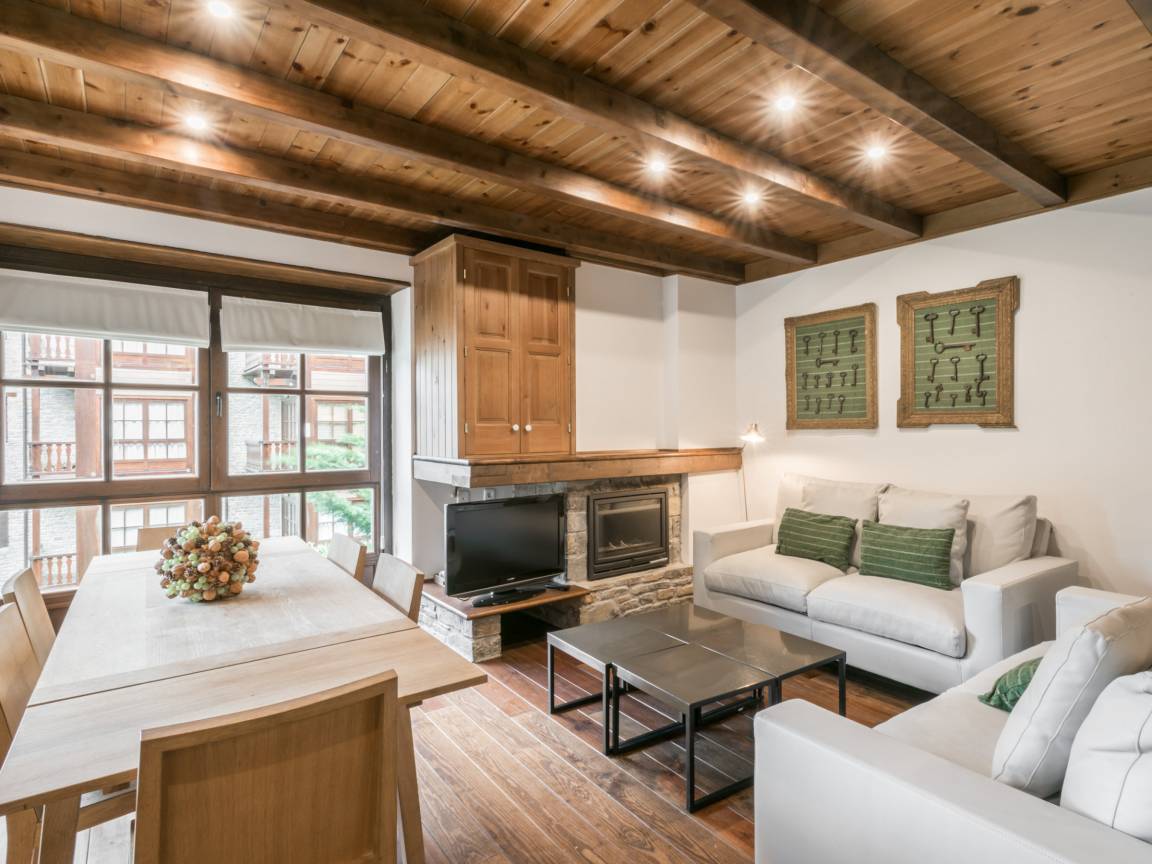 75 M² Apartamento ∙ 2 Habitaciones ∙ 5 Huéspedes - Baqueira